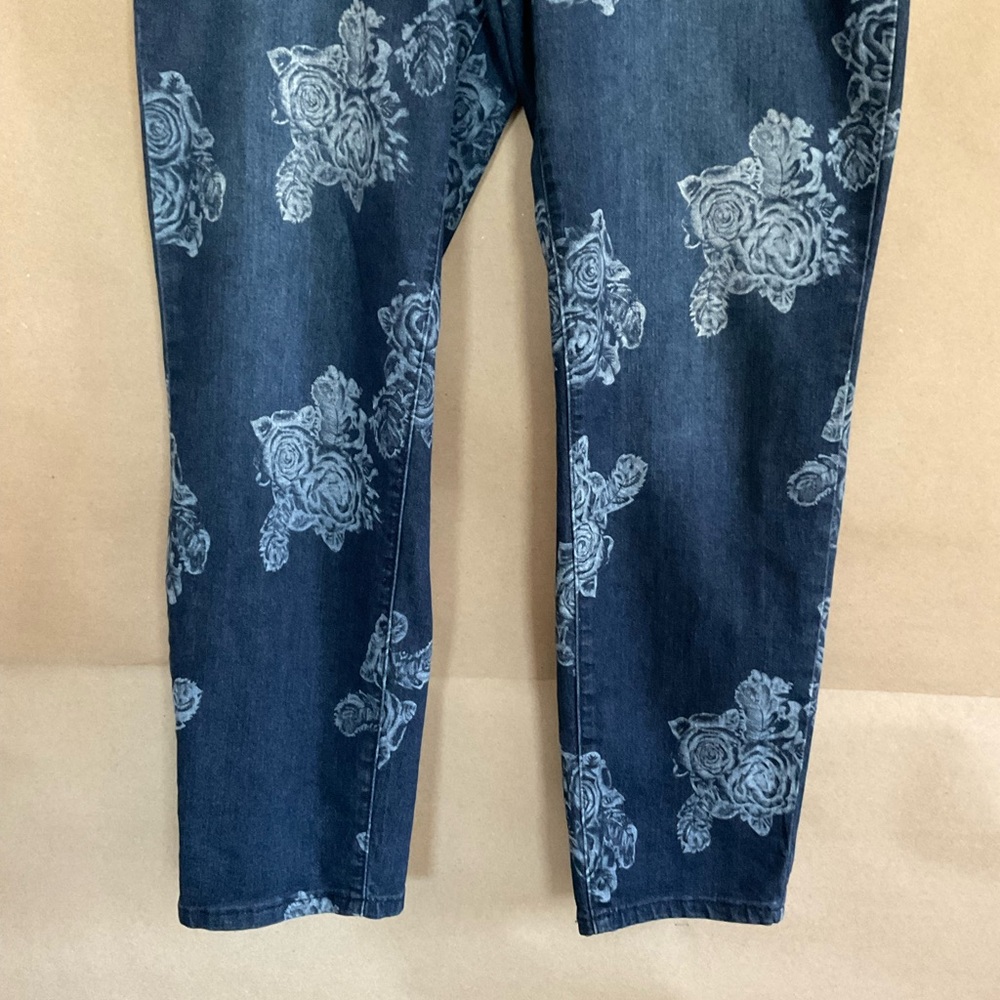 EST 1946 Floral Patterned Blue Jeans. Size 16 - Picture 3 of 8